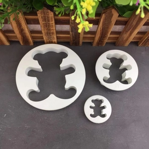 3-piece set of white plastic bear cookie cutters for fondant and cake decoration