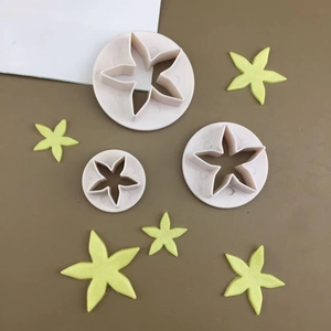 3-piece set of star-shaped plastic cookie and fondant molds for DIY cake decorating