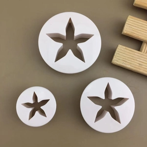 Three sizes of star-shaped plastic cookie cutters for fondant and baking decoration