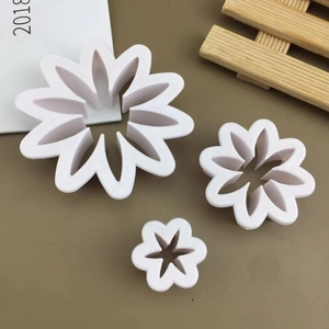 3pcs daisy flower plunger cutters for fondant cake decorating and DIY baking molds