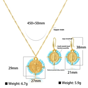 Vista de detalle del conjunto de joyas Virgen María con cuentas y medidas exactas