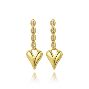 Boucles d'oreilles cœur plaqué or 18K avec zircons champagne marquise sur fond blanc