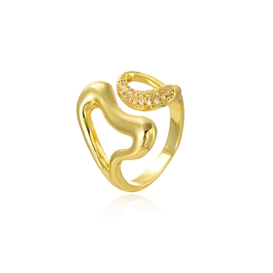 Asymmetric 18k gold plated heart ring with sparkling white cubic zirconia pavé