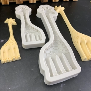 Giraffe silicone mold set for fondant and plaster crafts in two different sizes
