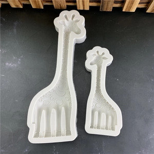 Set of large and small giraffe silicone molds for chocolate, fondant and resin crafts