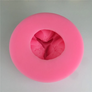 Rosa Silikonform für DIY-Backen und Basteln mit drei Kirschblüten-Blumenmotiven