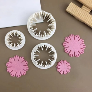 3pcs set of white daisy flower cookie cutters for fondant cake DIY baking decoration