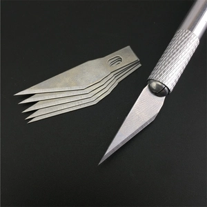 Precision craft knife set with non-slip metal handle and five 11# replacement blades
