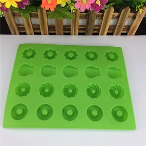 Moule en silicone vert à 20 cavités pour beignets, fleurs et coquillages en formes 3D