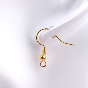Crochets d'oreilles dorés classiques pour bijoux DIY sur oreille de mannequin