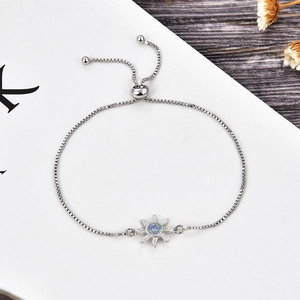 Pulsera ajustable de plata con dije de sol de opalo azul y cierre de cadena de caja