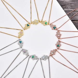 Hamsa-Hand Verbinder mit Herz-Opal und Zirkon in Gold, Roségold und Silber