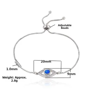 Detail van evil eye armband met 20mm opaal hanger en verstelbare 1,0mm box ketting set