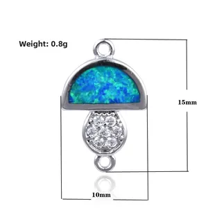 Détail du pendentif champignon avec opale bleue et zircon, connecteur bijou argent 15mm