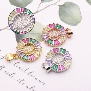 Ciondolo mano di Fatima con zirconi colorati in finiture oro, argento e oro rosa