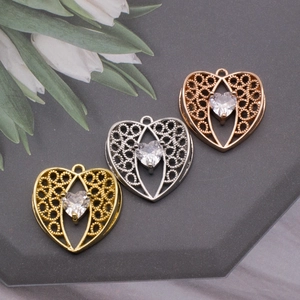 Elegant heart shaped wire mesh pendant set in gold, silver and rose gold finishes