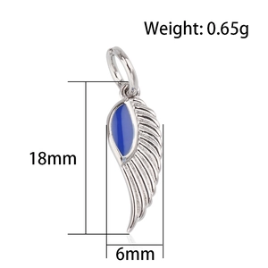 Detaillierter Engelsflügel-Anhänger aus Silber mit blauer Emaille, 18mm hoch, 0,65g