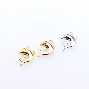 Drie dolfijn hangers in goud, roségoud en zilver voor DIY sieraden maken