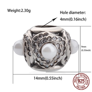 Dimensiones técnicas del charm de plata 925 con perla y circonitas en diseño hueco