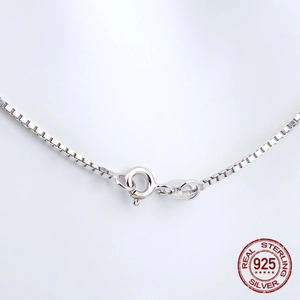 Detail der S925 Sterling Silber Boxkette mit Federringverschluss und Hallmarks