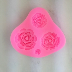 Moule en silicone rose avec 4 formes de roses détaillées pour la décoration de gâteaux