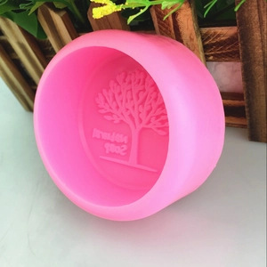 Moule à savon rond en silicone rose avec relief d'arbre et gravure Natural Soap