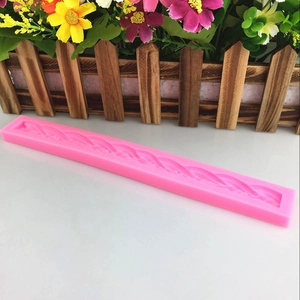 Moule en silicone rose avec chaîne de corde pour décoration de gâteau et sucre DIY
