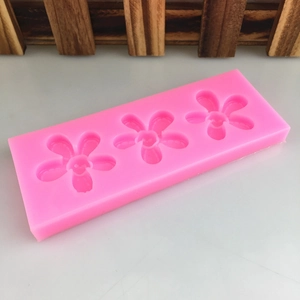 Moule en silicone rose à 3 cavités en forme de fleurs à 5 pétales pour fondant et DIY