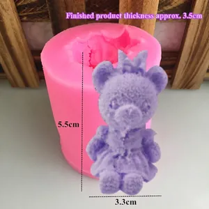 3D bear silicone mold for fondant and candles with dimension markers showing 5.5cm height