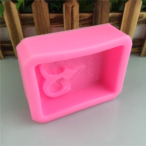 Moule en silicone rose avec texte Happy Halloween et cœurs pour pâtisserie ou savon