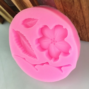 Roze siliconen vorm voor bloemen en bladeren voor het versieren van taarten en chocola