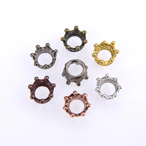 Set mit 7 Vintage Kronen-Abstandshaltern aus Legierung in verschiedenen Metallfarben für DIY