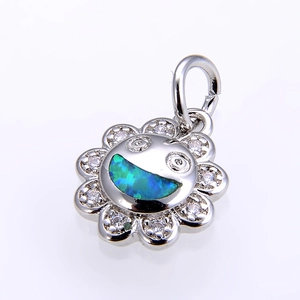 Funkelnder Kupferanhänger mit Zirkonia Sonnenblume und buntem Opal Inlay im Zentrum