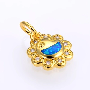 Detailansicht der Sonnenblume mit blauem Opal-Lächeln und Zirkonia-besetzten Blüten