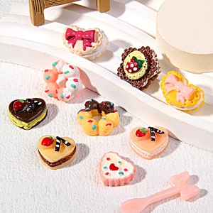 DIY 3D miniature resin cupcakes and dessert charms for dollhouse decoration and crafts
