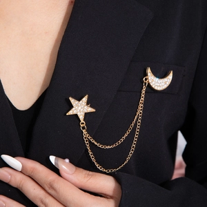 Spilla a Catena con Stella e Luna in Lega di Zinco con Strass Spilla da Abito Geometrica Personalizzata per Gioielli Donna