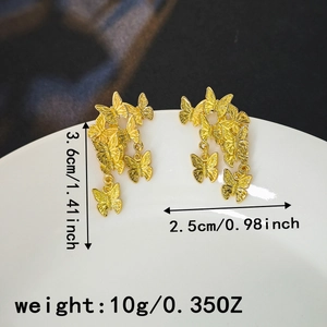 Dettaglio delle dimensioni e del peso per orecchini a farfalla dorati di 3,6 cm per 2,5 cm