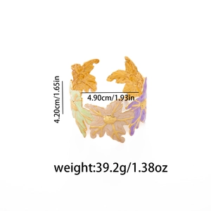 Bracciale ramo dorato irregolare con foglie smaltate e dimensioni indicate in cm