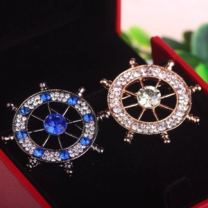 Vintage Alloy Rudder Helm Brooch Pin For Men Women Retro Nautical Sailing Brooch With Rhinestones Suit Badge Fashion Jewelry Accessory