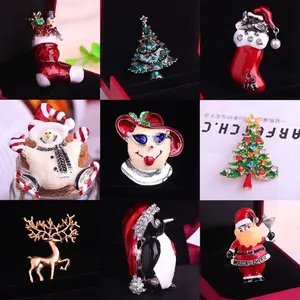 Broche en Émail de Noël Père Noël Sapin de Noël Manchot Bonhomme de Neige Épingles en Strass pour Femmes Fête Bijoux Cadeau