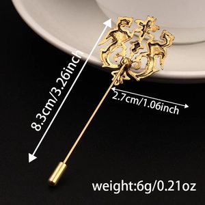 Detailed view of vintage gold lion brooch with size 8.3cm length and 2.7cm width dimensions