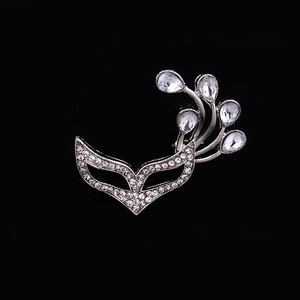 Sparkling masquerade mask brooch with silver plating and white rhinestones decoration