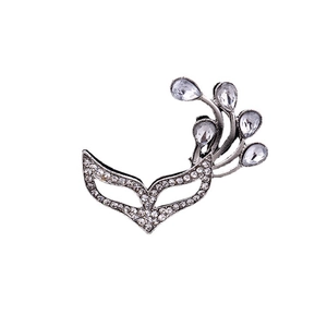 Elegant masquerade mask brooch featuring silver plating and sparkling water drop rhinestones