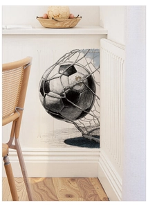 Sticker mural 3D détaillé d'un ballon de foot frappant le filet dans un coin