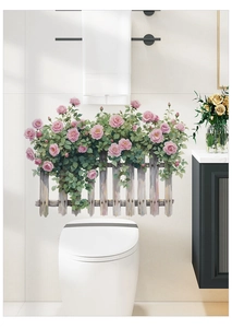 Dettaglio dell'adesivo murale con rose rosa e recinzione in legno per bagno moderno