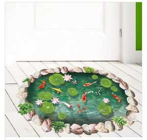 Dettaglio di un adesivo 3D impermeabile per pavimento con carpe koi e fiori di loto
