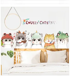 Détail de chats mignons dessinés à la main avec chapeaux et lettrage Lovely Cats