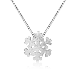 Minimalistische Schneeflocken-Halskette in gebürstetem Silber mit einer Box-Kette