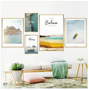 Set di 5 quadri moderni paesaggio naturale con sottili cornici dorate spazzolate