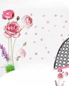 Détails de stickers muraux avec roses roses et lavande violette sur un mur blanc